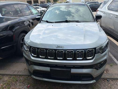 Silver Zynith Metallic Clearcoat 2025 Jeep Compass Limited