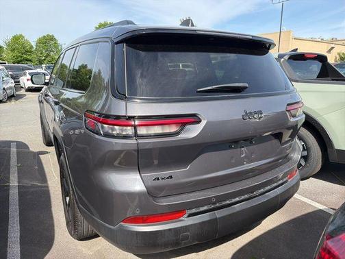Baltic Gray Metallic Clearcoat 2024 Jeep Grand Cherokee L Altitude