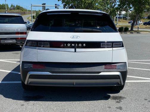 Atlas White 2025 Hyundai IONIQ 5 SEL