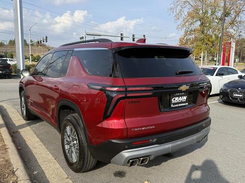 2024 Chevrolet Traverse LT