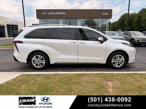 Wind Chill Pearl 2023 Toyota Sienna Limited