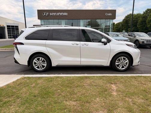 Wind Chill Pearl 2023 Toyota Sienna Limited