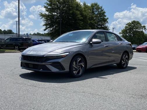 2025 Hyundai ELANTRA SEL