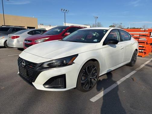 2024 Nissan Altima SR FWD