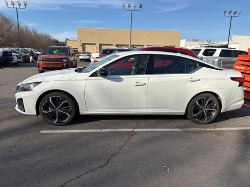 2024 Nissan Altima SR FWD