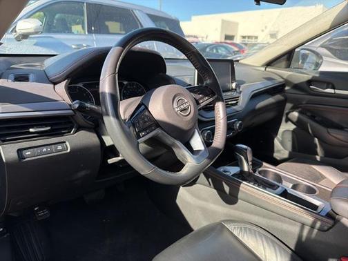 2023 Nissan Altima SR FWD