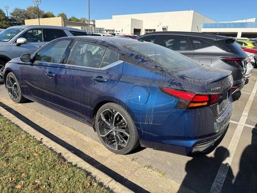 2023 Nissan Altima SR FWD