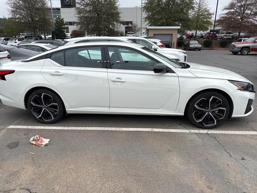 2024 Nissan Altima SR FWD