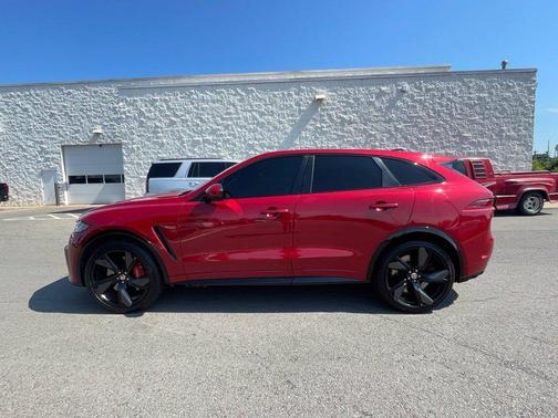 Firenze Red 2023 Jaguar F-PACE SVR