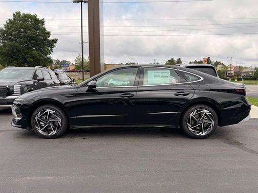 Abyss Black 2026 Hyundai SONATA SEL