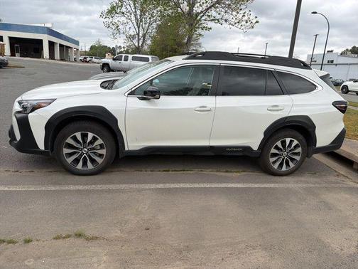 Crystal White Pearl 2024 Subaru Outback Limited