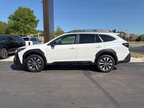 Crystal White Pearl 2024 Subaru Outback Limited