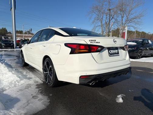 2025 Nissan Altima SR FWD