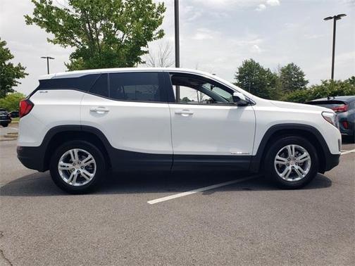 Photo 3 of 37 of 2020 GMC Terrain SLE