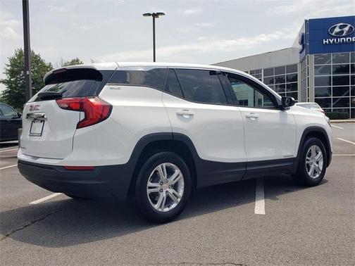 Photo 4 of 37 of 2020 GMC Terrain SLE