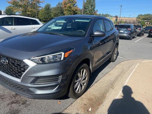 2021 Hyundai TUCSON SE