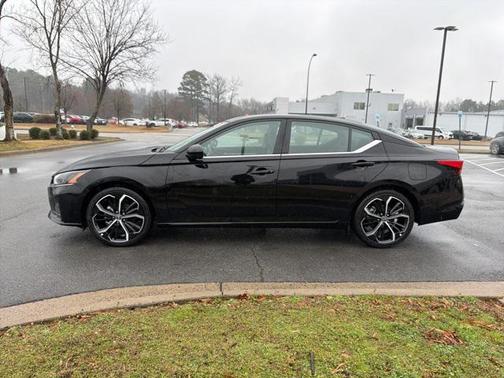 2025 Nissan Altima SR FWD