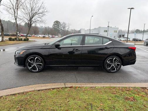 2025 Nissan Altima SR FWD