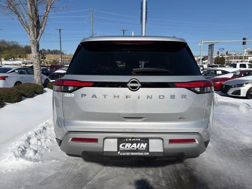 2025 Nissan Pathfinder SL FWD