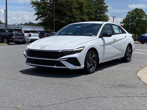 2025 Hyundai ELANTRA SEL