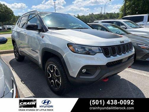 Silver Zynith Metallic Clearcoat 2025 Jeep Compass Trailhawk