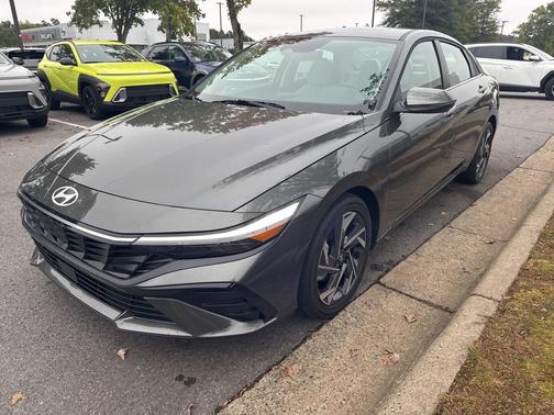 2025 Hyundai ELANTRA Limited