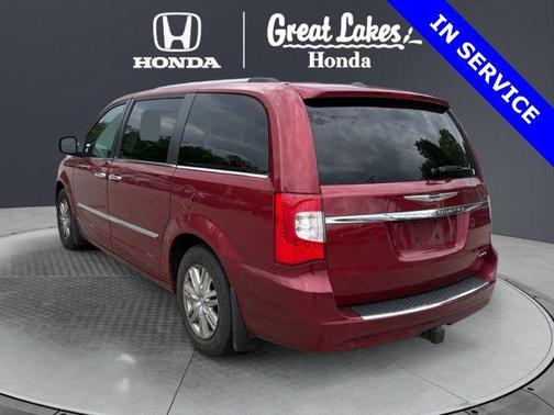 Deep Cherry Red Crystal Pearlcoat 2014 Chrysler Town & Country Limited