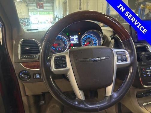Deep Cherry Red Crystal Pearlcoat 2014 Chrysler Town & Country Limited
