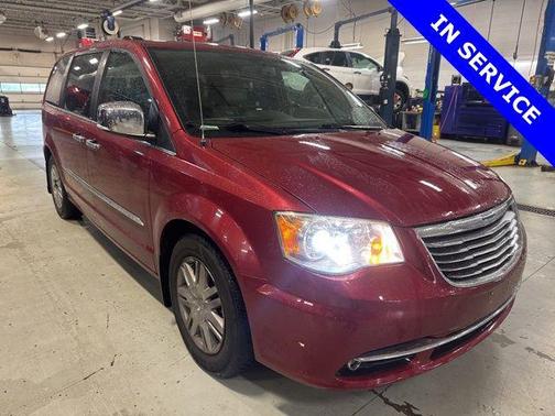 Deep Cherry Red Crystal Pearlcoat 2014 Chrysler Town & Country Limited