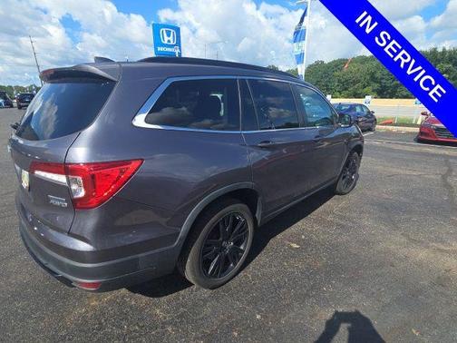 Modern Steel Metallic 2022 Honda Pilot AWD Special Edition