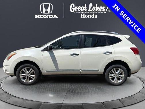 Pearl White 2015 Nissan Rogue Select S