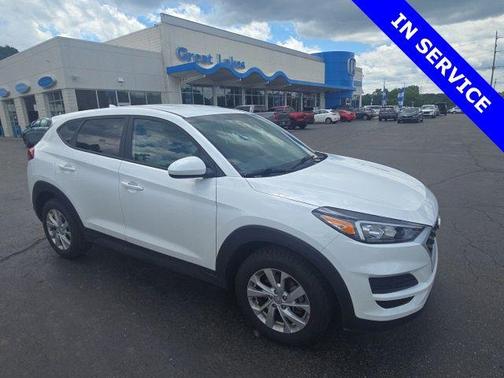 Cream White 2020 Hyundai TUCSON SE