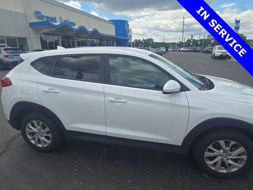 Cream White 2020 Hyundai TUCSON SE