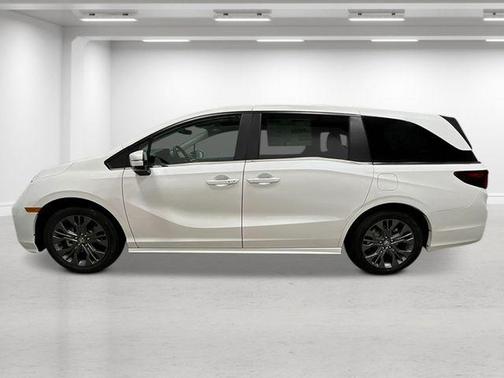 Platinum White Pearl 2026 Honda Odyssey Touring