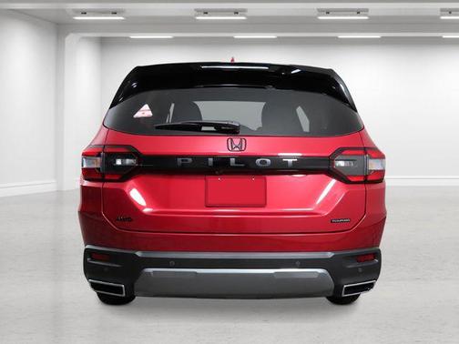 Radiant Red Metallic II 2026 Honda Pilot Touring 8-Passenger