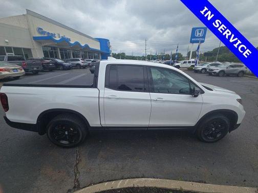 Platinum White Pearl 2023 Honda Ridgeline Black