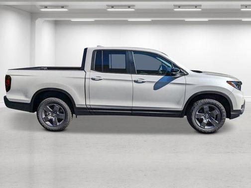 Platinum White Pearl 2026 Honda Ridgeline TrailSport