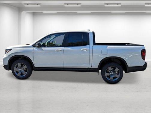 Platinum White Pearl 2026 Honda Ridgeline TrailSport