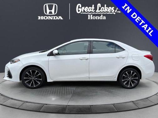 Super White 2017 Toyota Corolla SE