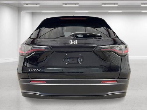 Crystal Black Pearl 2027 Honda HR-V LX