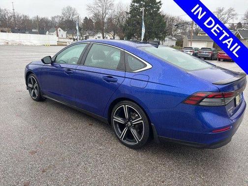 Still Night Pearl 2024 Honda Accord Hybrid Sport