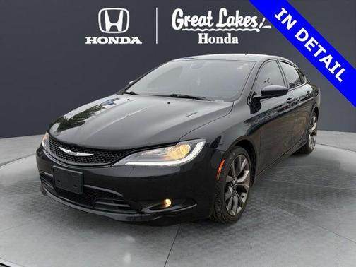 Phantom Black Tri-Coat Pearl 2016 Chrysler 200 S