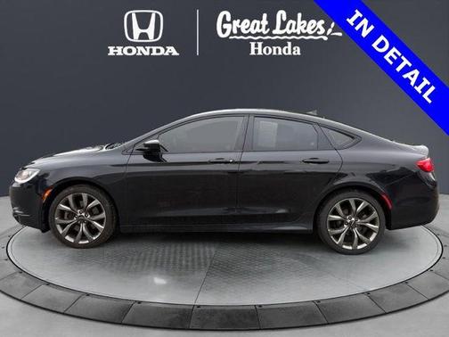 Phantom Black Tri-Coat Pearl 2016 Chrysler 200 S