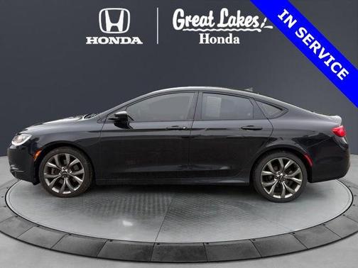 Phantom Black Tri-Coat Pearl 2016 Chrysler 200 S