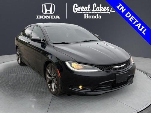 Phantom Black Tri-Coat Pearl 2016 Chrysler 200 S