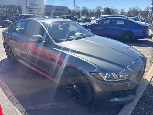 2018 Jaguar XE 35t R-Sport