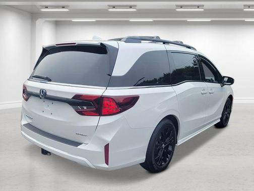 Platinum White Pearl 2026 Honda Odyssey Sport-L