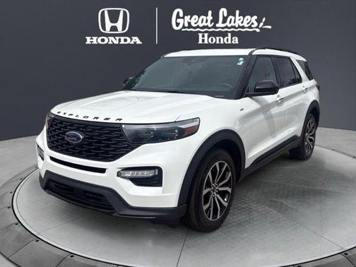 Star White Metallic Tri-Coat 2023 Ford Explorer ST-Line