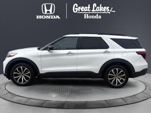 Star White Metallic Tri-Coat 2023 Ford Explorer ST-Line