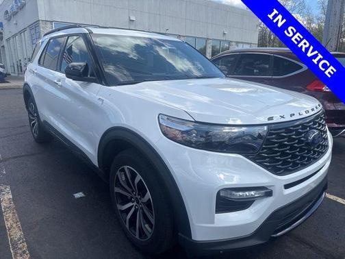 Star White Metallic Tri-Coat 2023 Ford Explorer ST-Line
